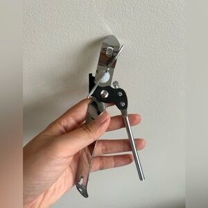 Simple can opener | FREE with any other purchase